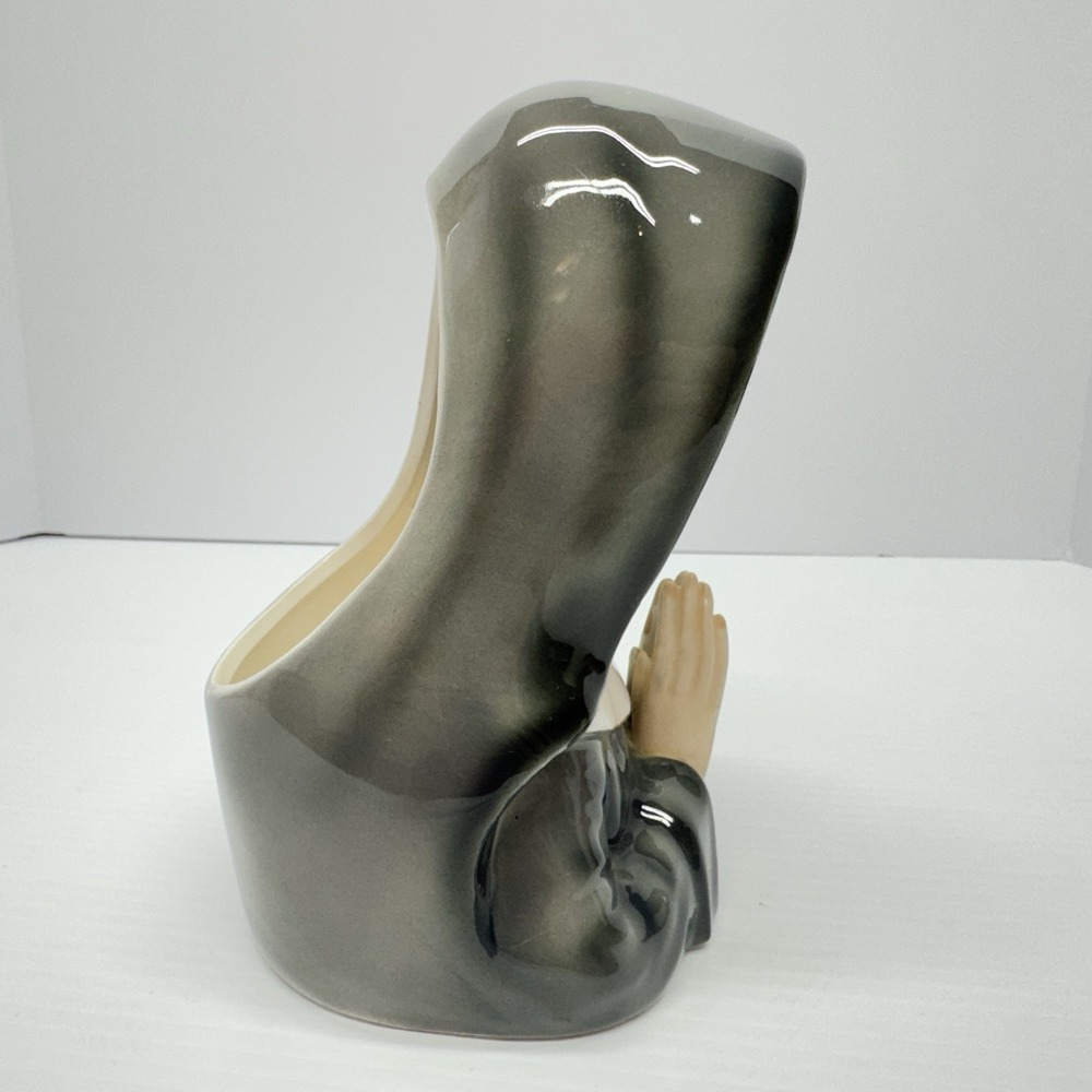 Vintage Mid Century Praying Nun Head Vase Eyelashes Ucagco Ceramics Japan Gray - Picture 6 of 11